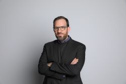 Gonz�lez Ant�n, C�sar